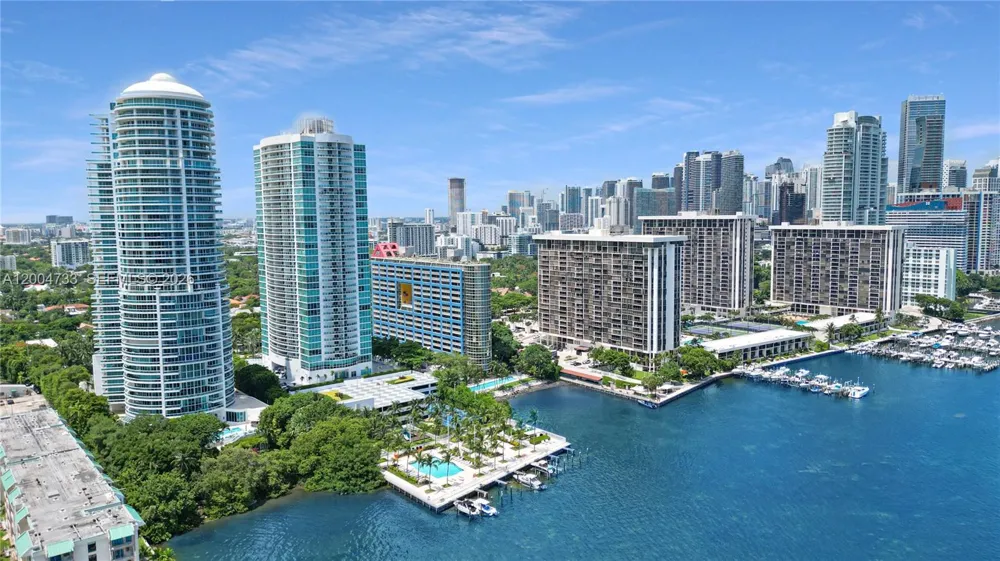 2101 Brickell Ave #1812 Miami, FL 33129