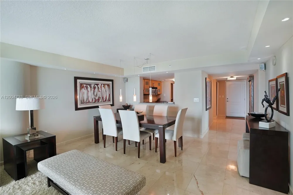 2101 Brickell Ave #1812 Miami, FL 33129