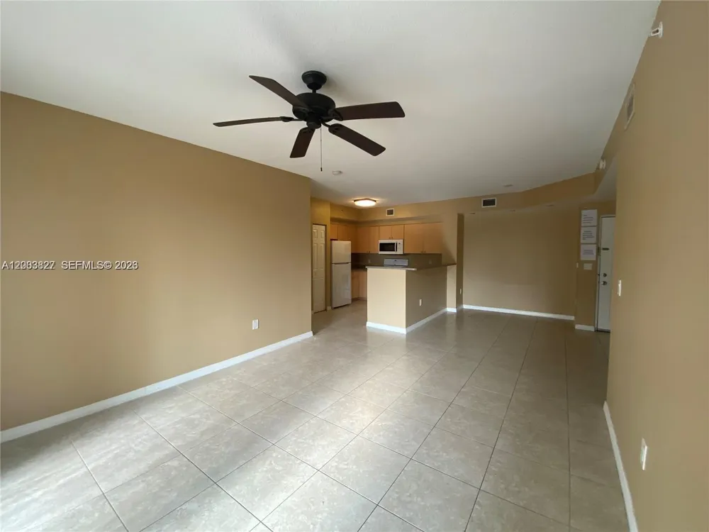 8060 Nob Hill Rd #203 Tamarac, FL 33321