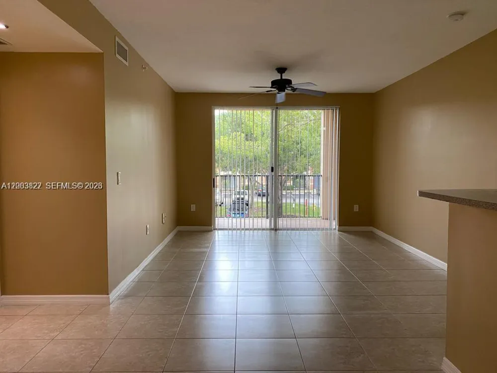 8060 Nob Hill Rd #203 Tamarac, FL 33321