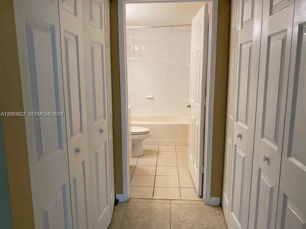 8060 Nob Hill Rd #203 Tamarac, FL 33321
