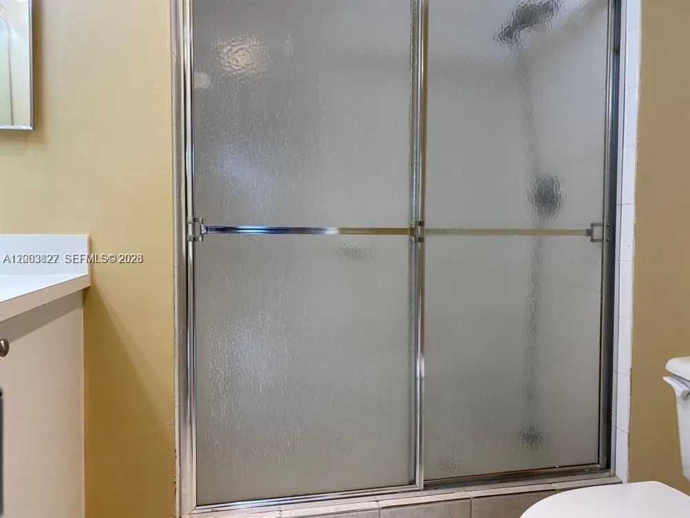 8060 Nob Hill Rd #203 Tamarac, FL 33321