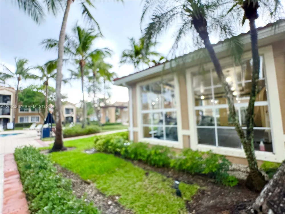 8060 Nob Hill Rd #203 Tamarac, FL 33321