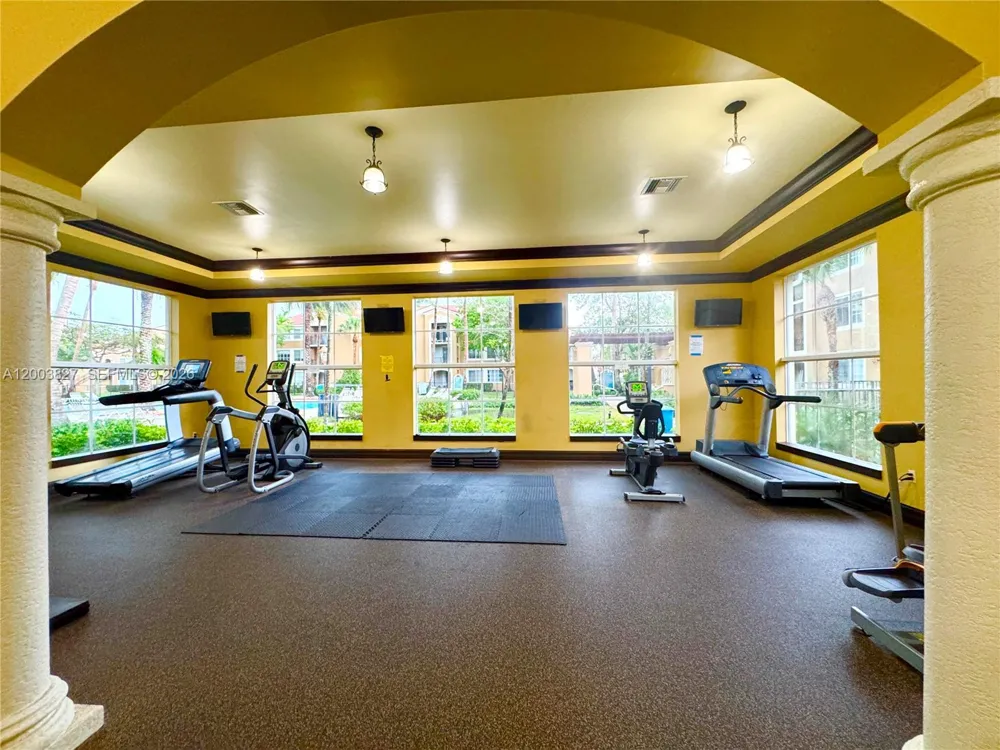 8060 Nob Hill Rd #203 Tamarac, FL 33321