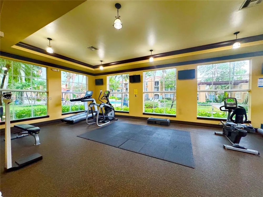 8060 Nob Hill Rd #203 Tamarac, FL 33321