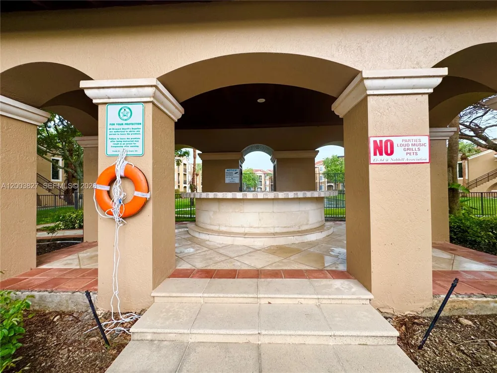 8060 Nob Hill Rd #203 Tamarac, FL 33321