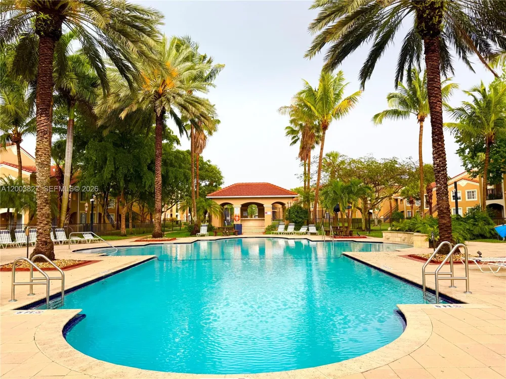 8060 Nob Hill Rd #203 Tamarac, FL 33321