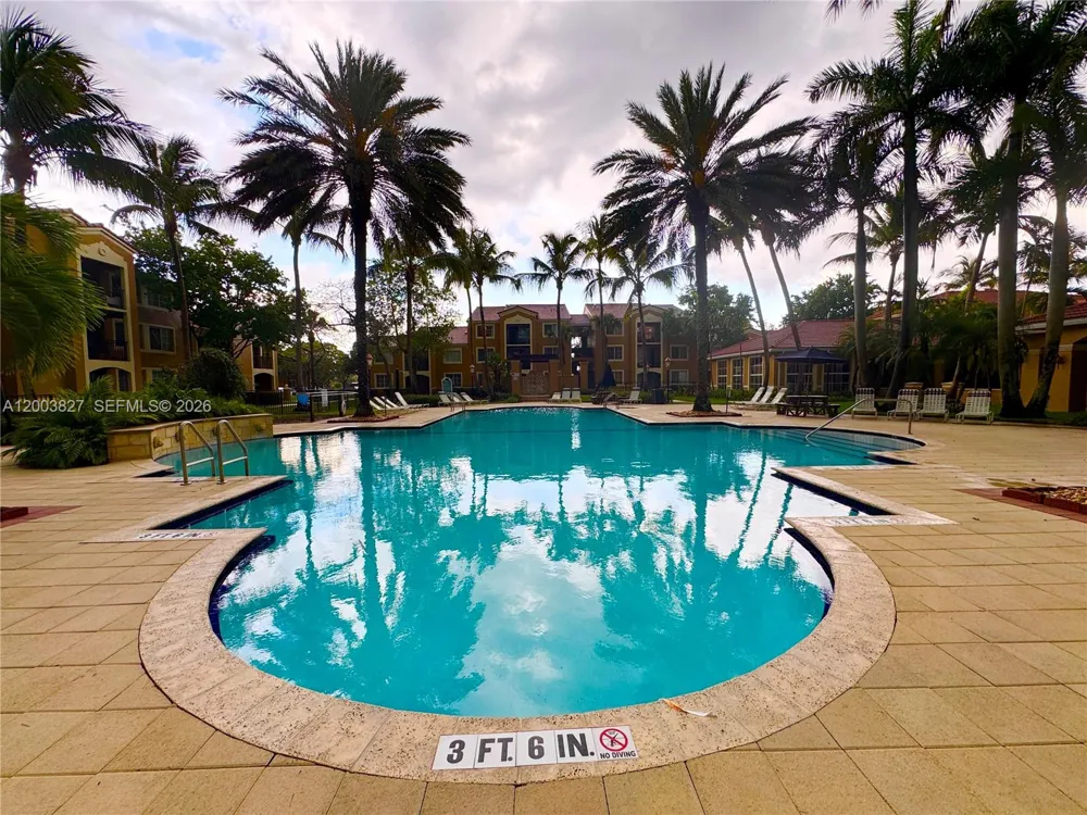 8060 Nob Hill Rd #203 Tamarac, FL 33321