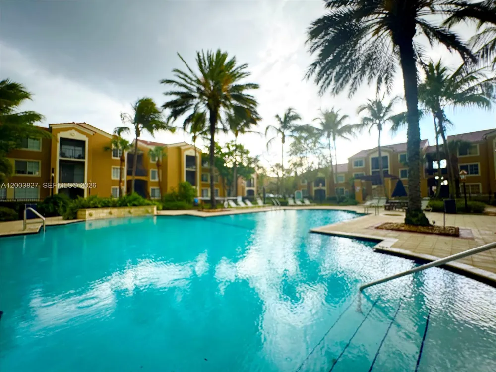 8060 Nob Hill Rd #203 Tamarac, FL 33321
