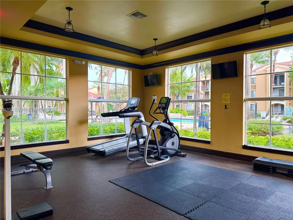 8060 Nob Hill Rd #203 Tamarac, FL 33321