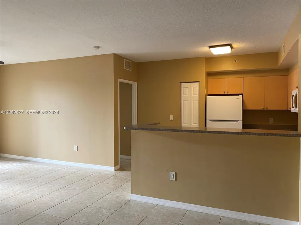 8060 Nob Hill Rd #203 Tamarac, FL 33321