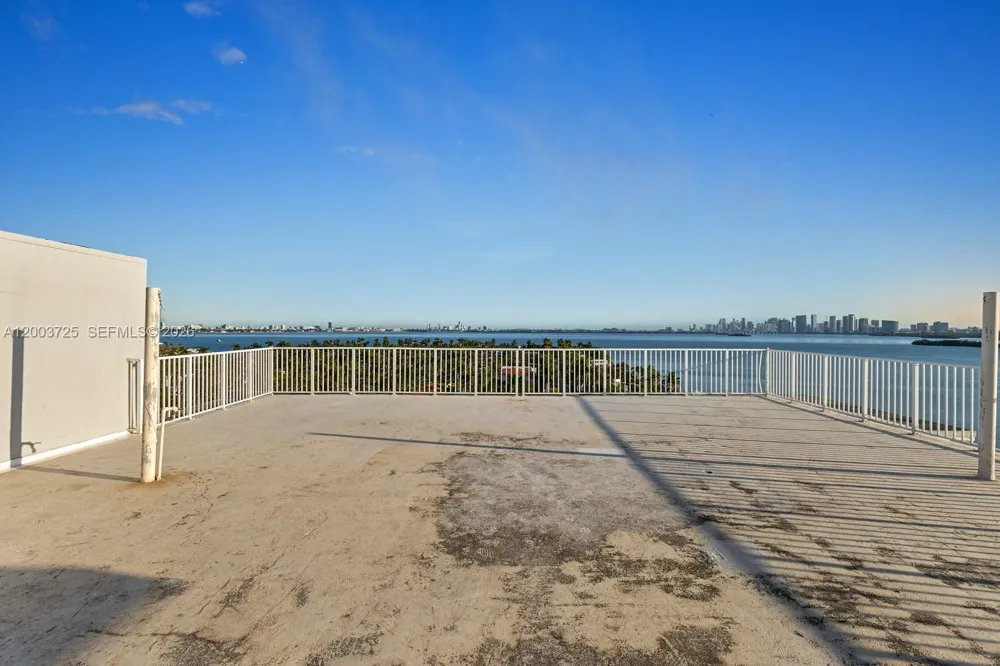 7904 West Dr #PENTHOUSE North Bay Village, FL 33141