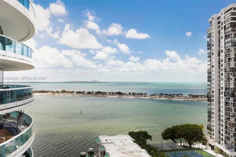 2127 Brickell Ave #1805
