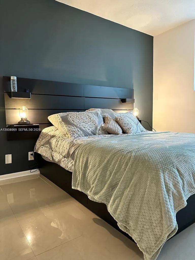 3000 S Ocean Dr #414 Hollywood, FL 33019