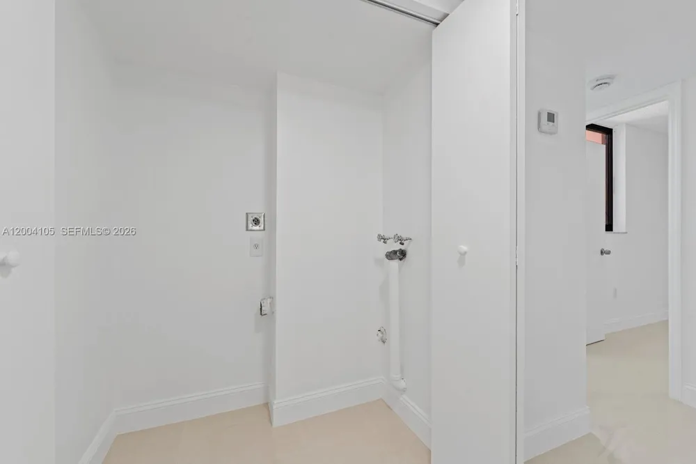 9440 W Flagler St #106 Miami, FL 33174