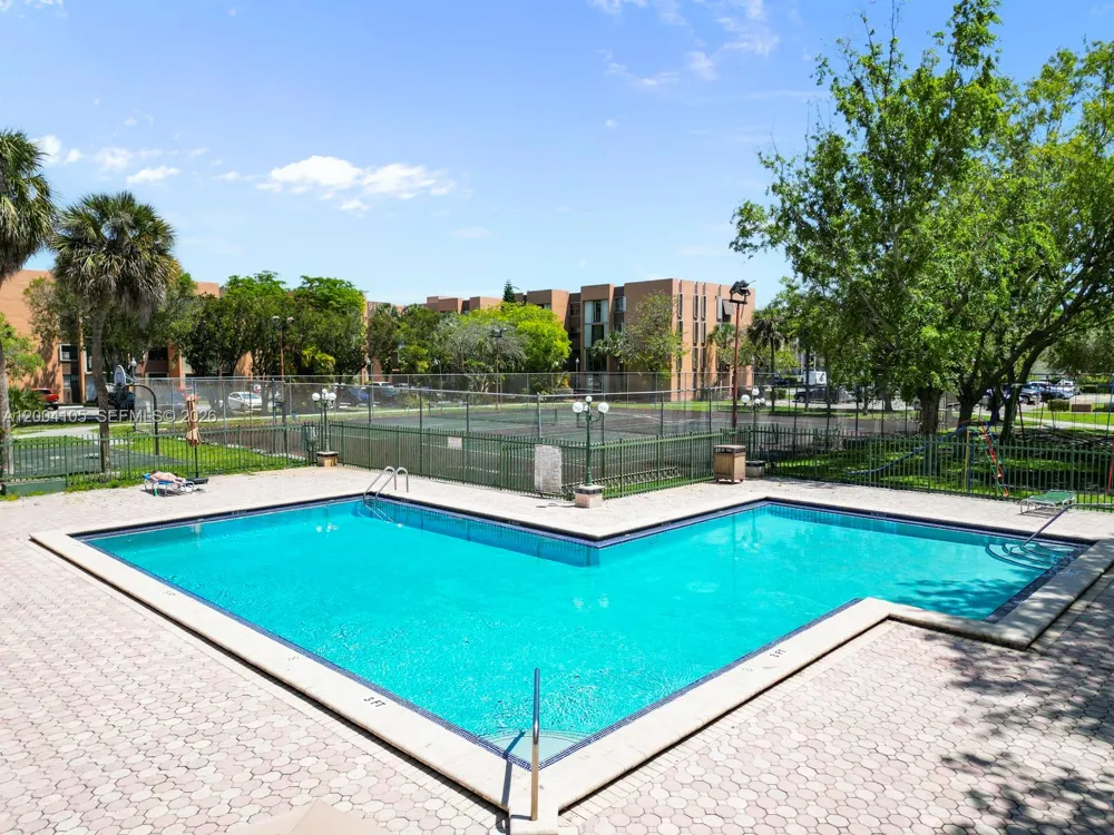 9440 W Flagler St #106 Miami, FL 33174