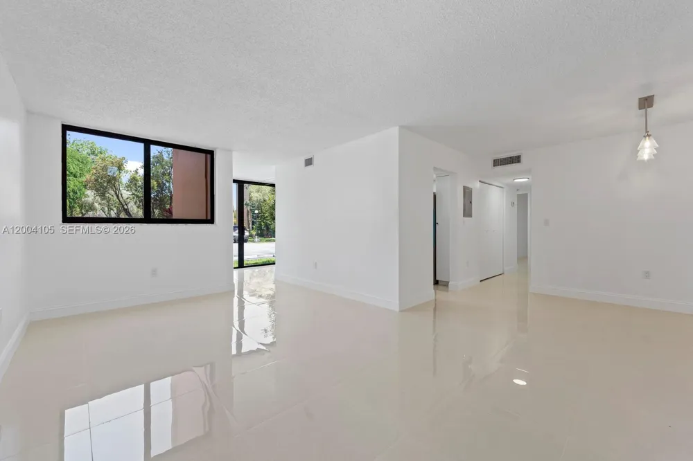 9440 W Flagler St #106 Miami, FL 33174