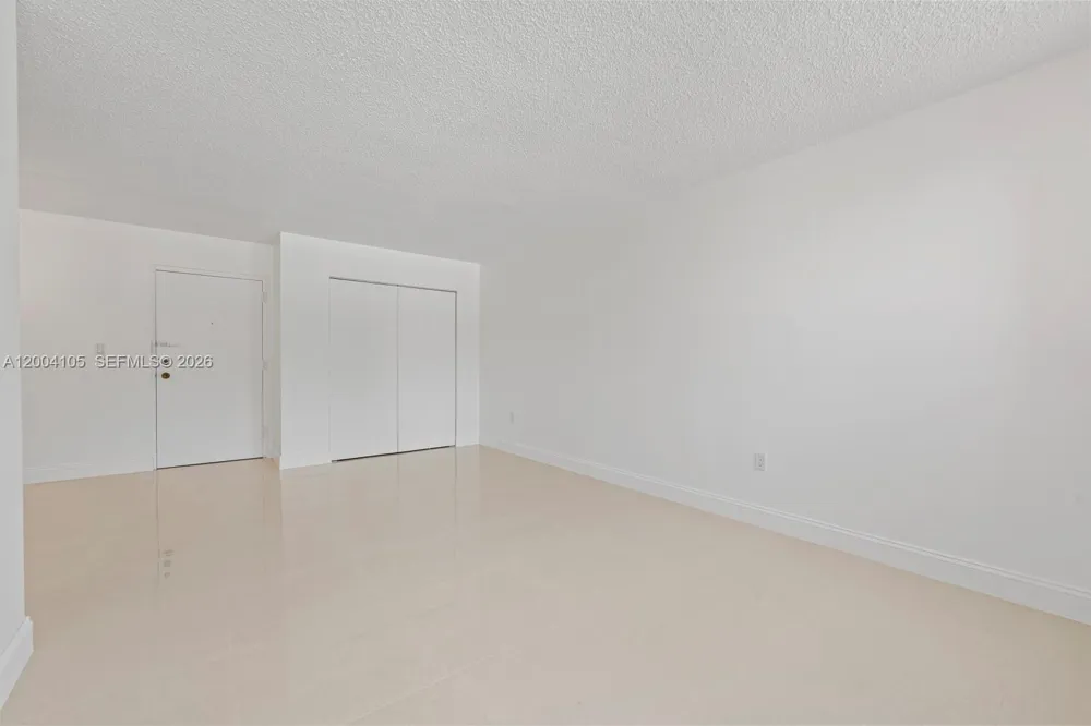 9440 W Flagler St #106 Miami, FL 33174