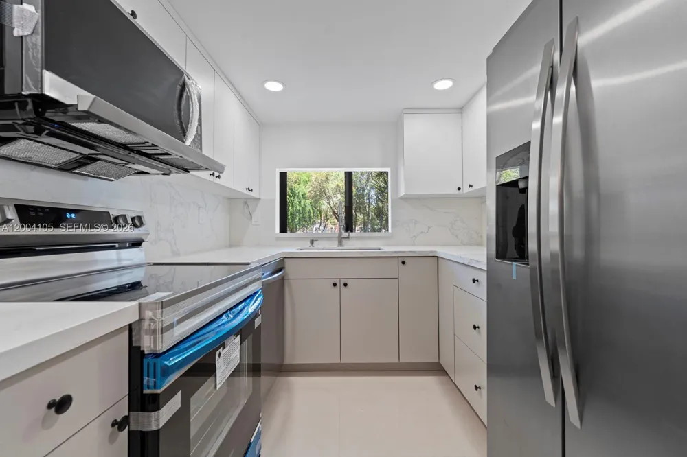 9440 W Flagler St #106 Miami, FL 33174