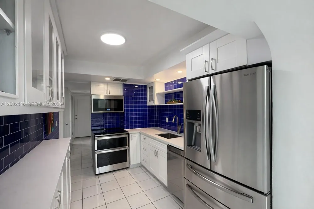 77 Crandon Blvd #3C Key Biscayne, FL 33149