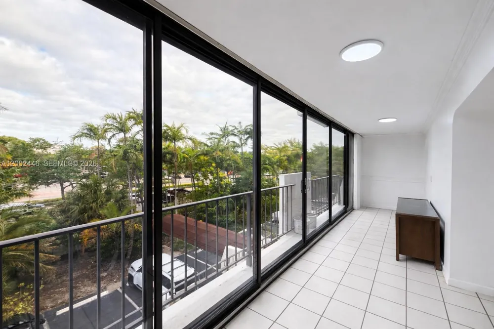77 Crandon Blvd #3C Key Biscayne, FL 33149