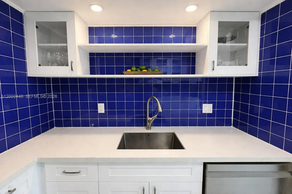 77 Crandon Blvd #3C Key Biscayne, FL 33149