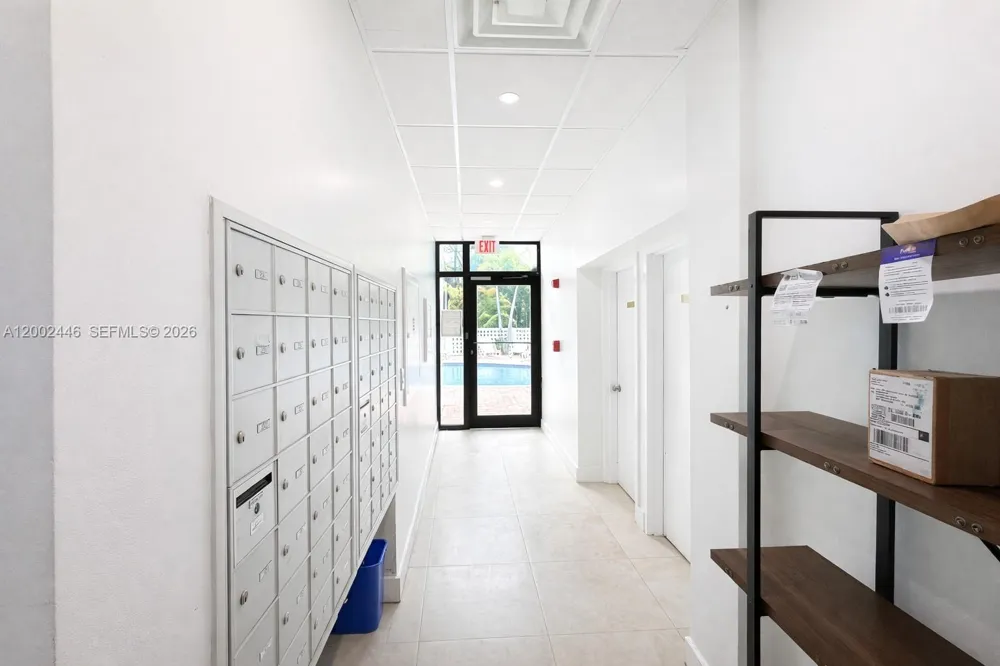 77 Crandon Blvd #3C Key Biscayne, FL 33149