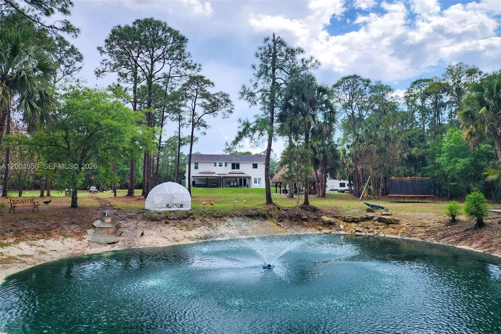 25401 SW 86th St Indian Town, FL 34956
