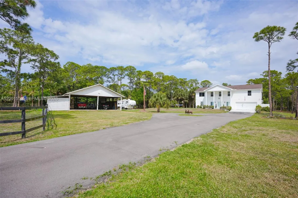 25401 SW 86th St Indian Town, FL 34956
