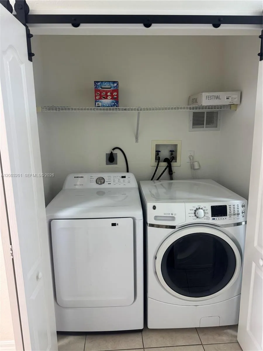 8826 W Flagler St #102 Miami, FL 33174