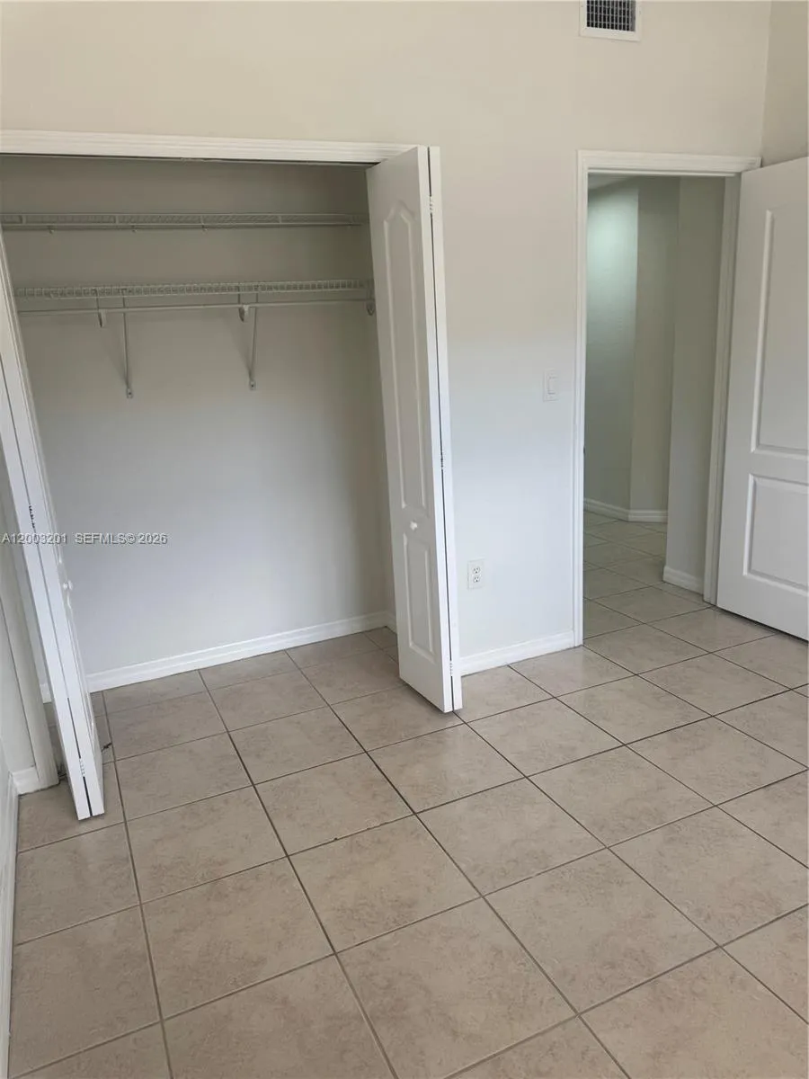 8826 W Flagler St #102 Miami, FL 33174