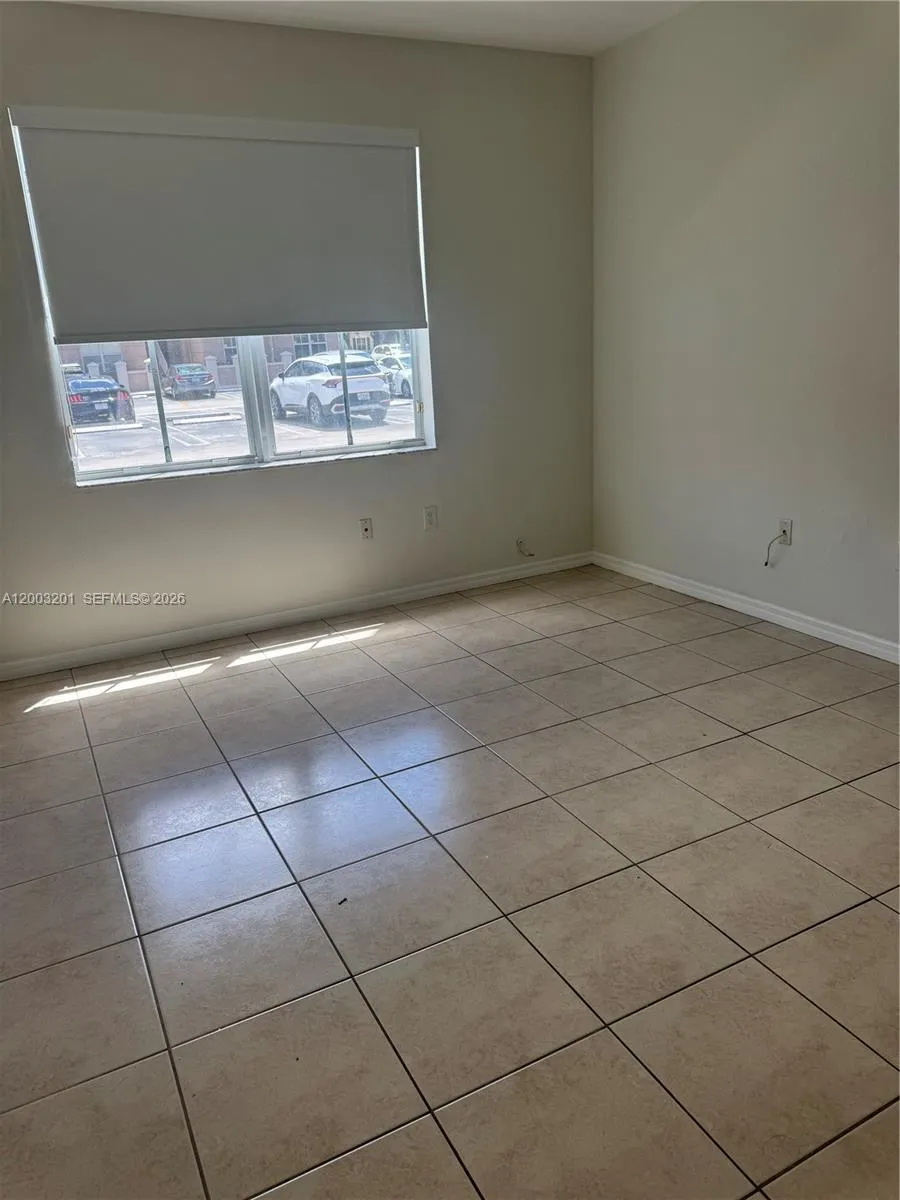 8826 W Flagler St #102 Miami, FL 33174