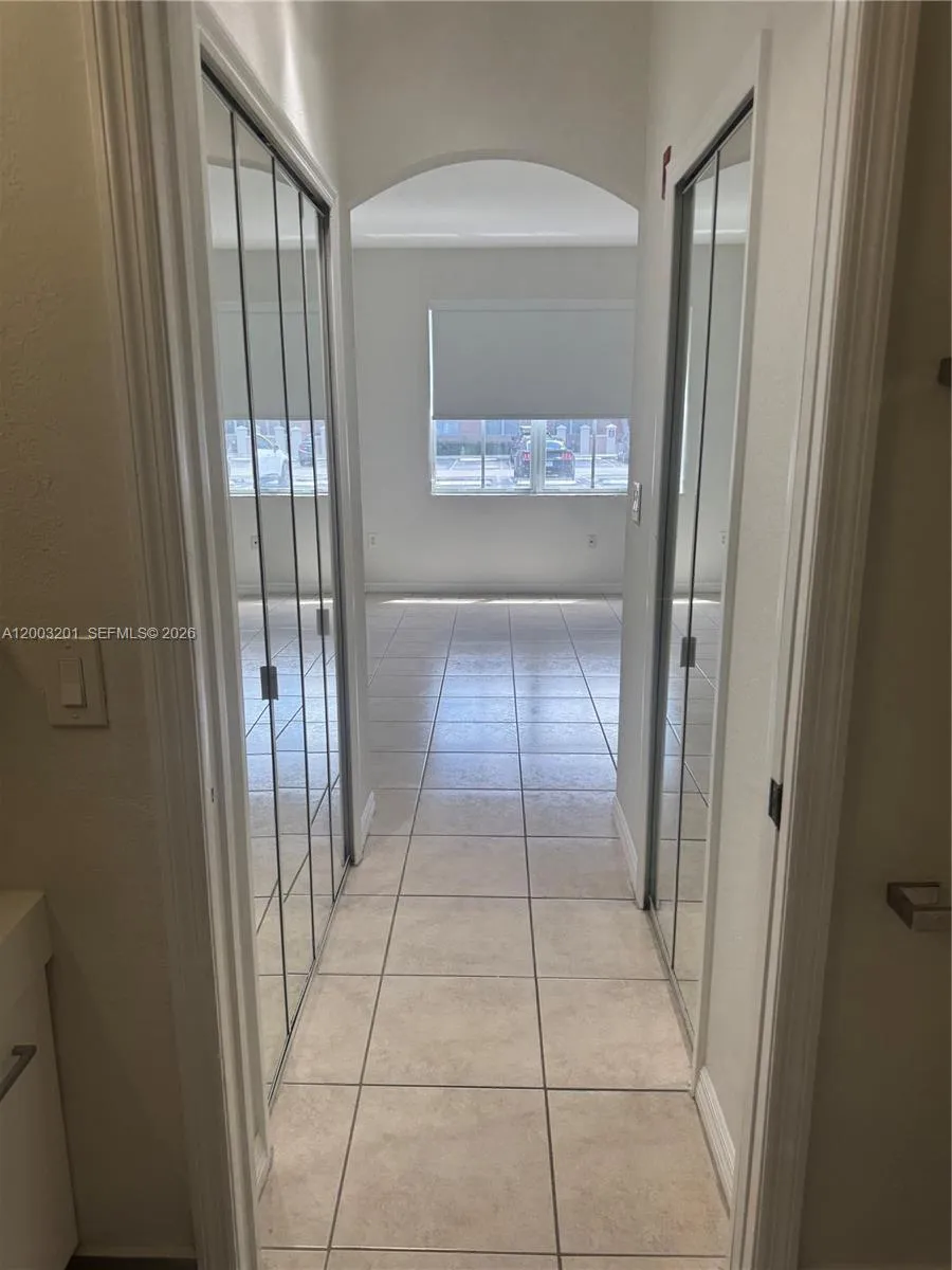 8826 W Flagler St #102 Miami, FL 33174