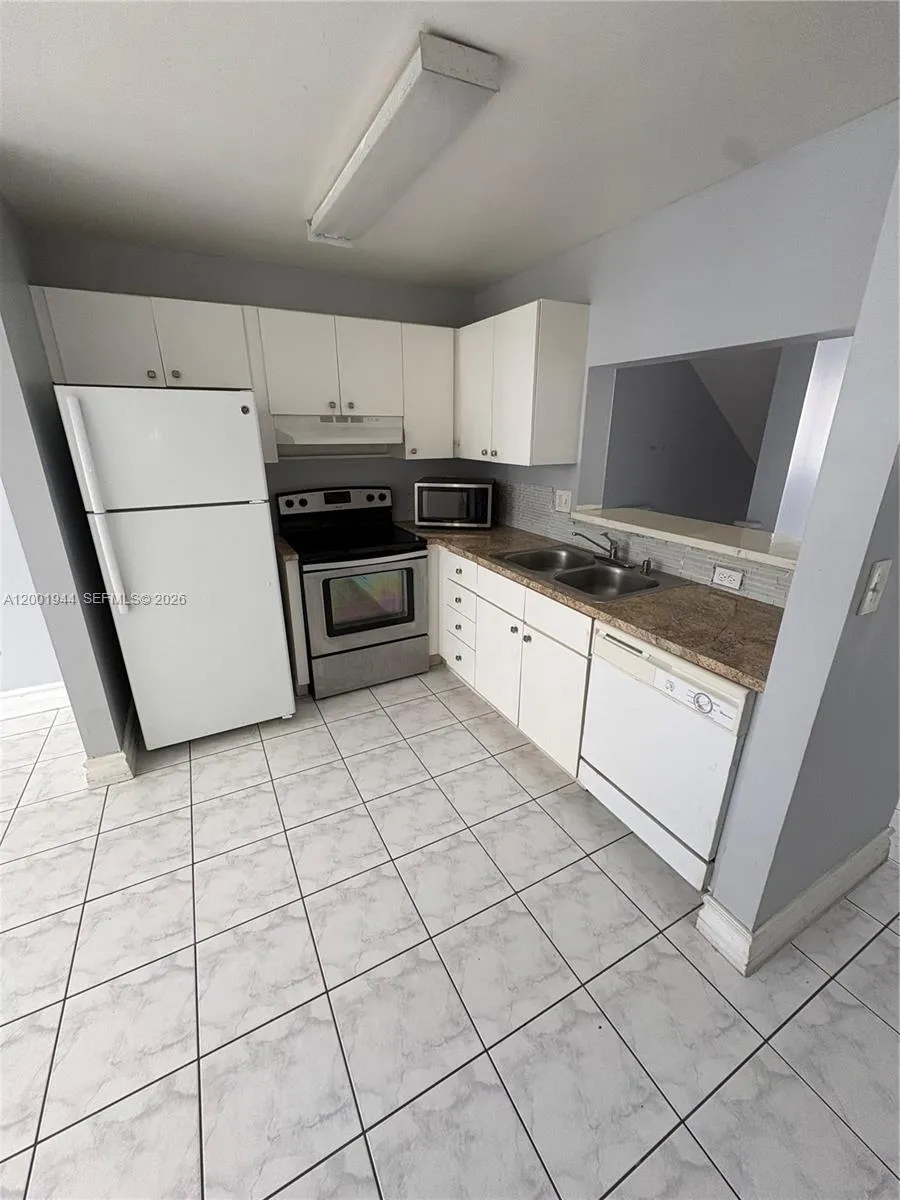 12035 SW 14th St #105 Miami, FL 33184