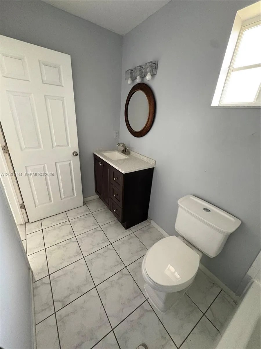 12035 SW 14th St #105 Miami, FL 33184