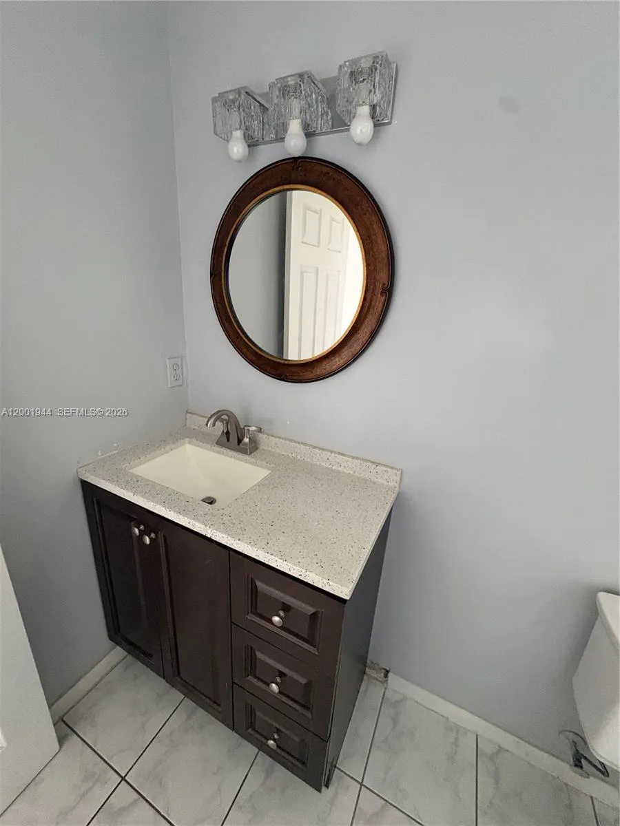 12035 SW 14th St #105 Miami, FL 33184