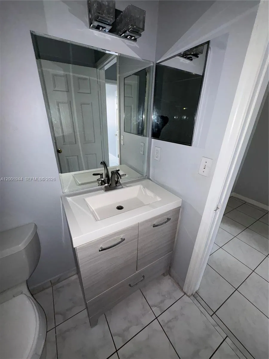 12035 SW 14th St #105 Miami, FL 33184