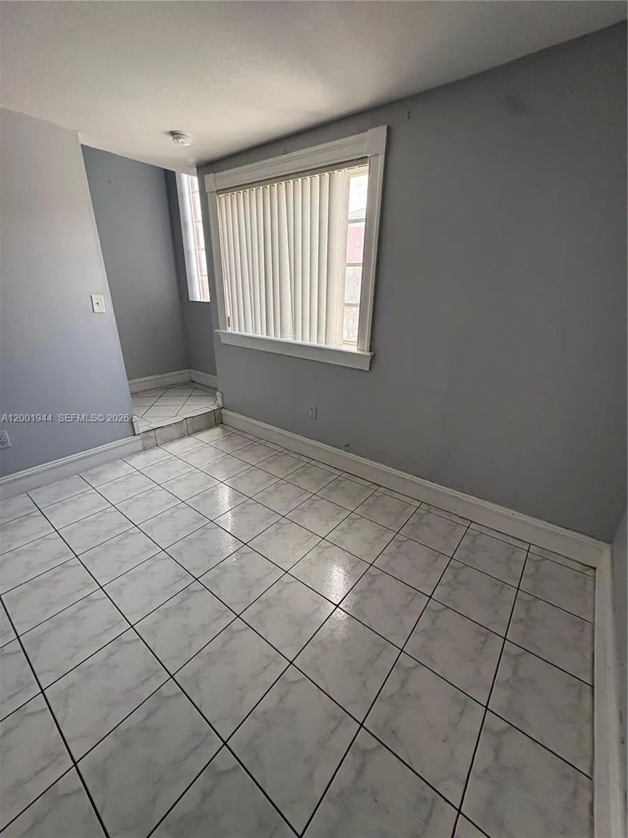 12035 SW 14th St #105 Miami, FL 33184