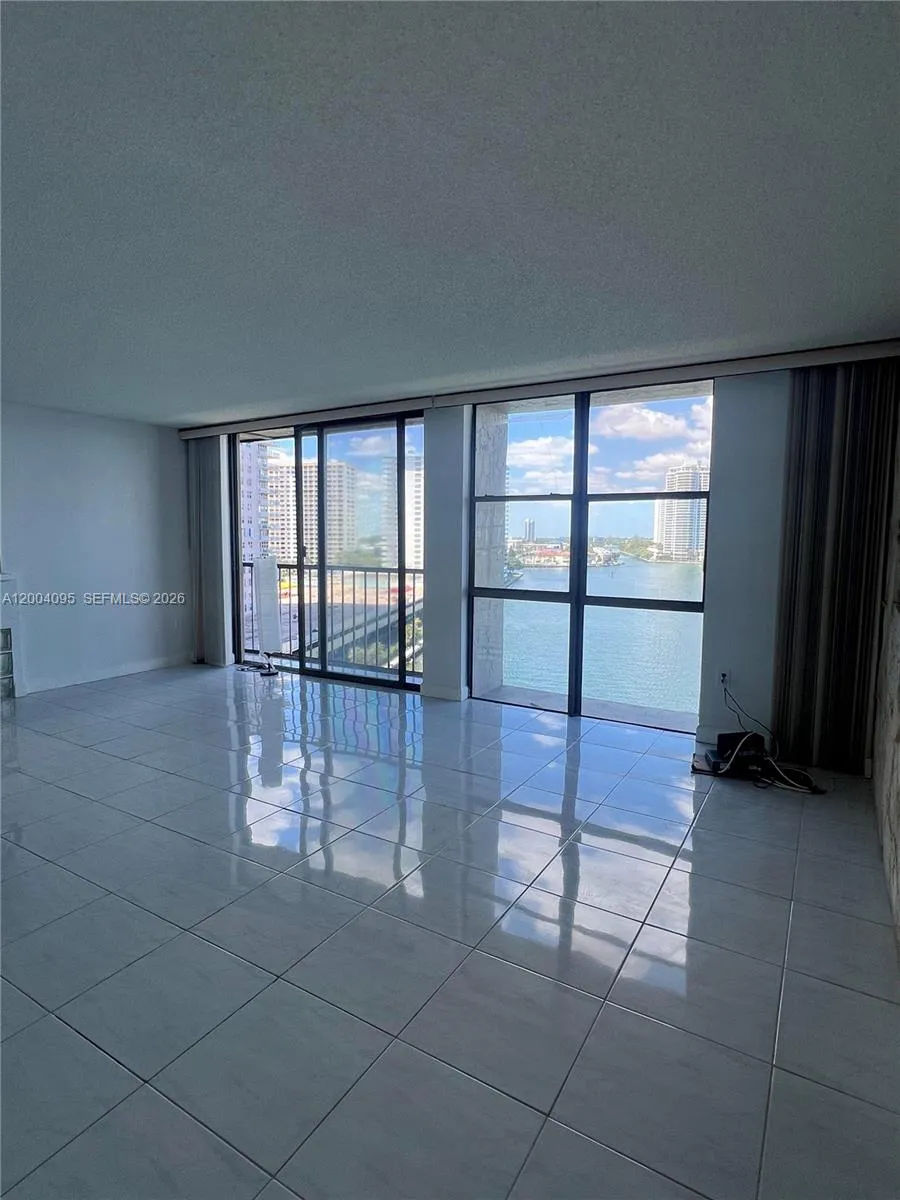 17500 Bay Rd #S907 Sunny Isles Beach, FL 33160