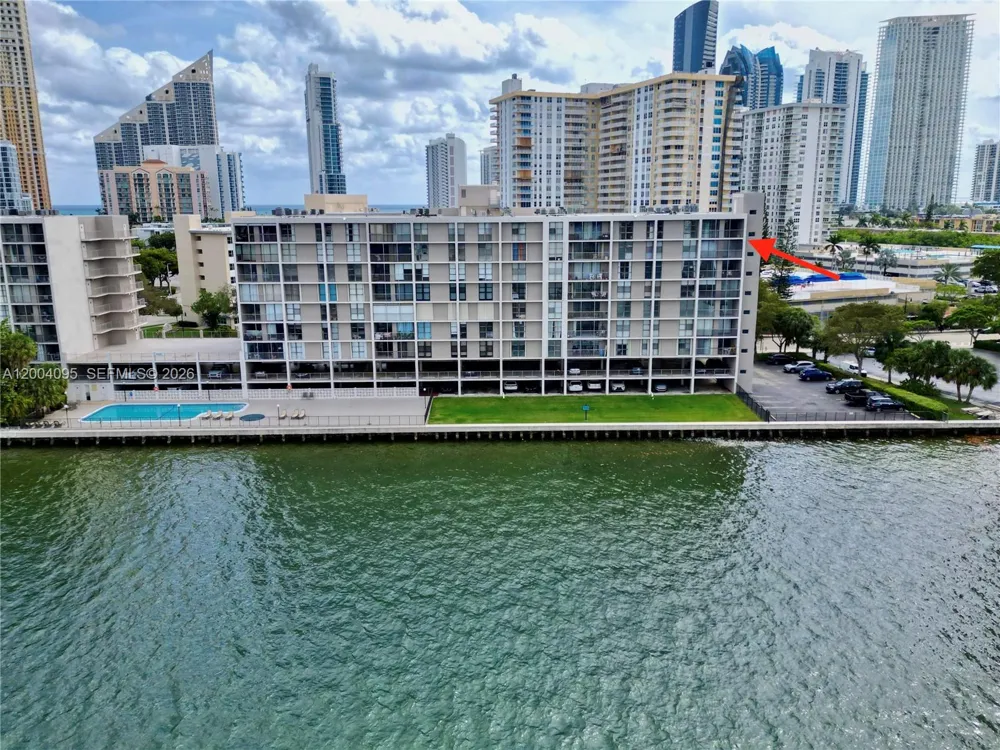 17500 Bay Rd #S907 Sunny Isles Beach, FL 33160