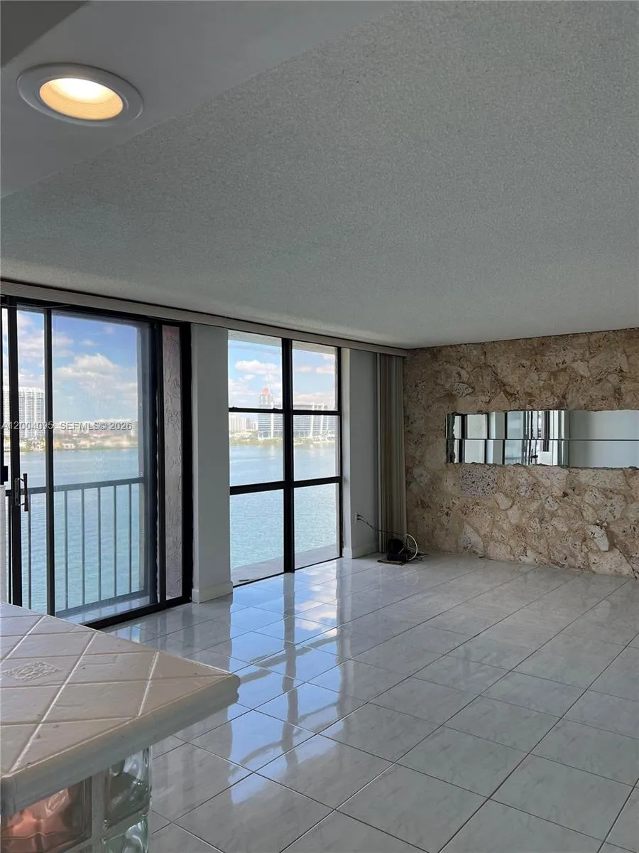 17500 Bay Rd #S907 Sunny Isles Beach, FL 33160