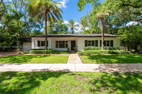 1029 Mariposa Ave