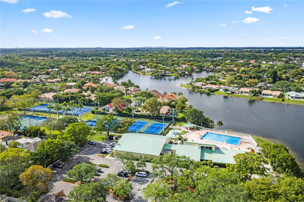 4089 Forest Hill Dr Cooper City, FL 33026