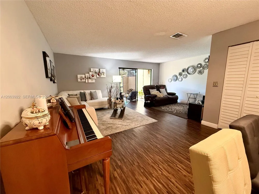 9251 NW 14th Ct #257 Pembroke Pines, FL 33024