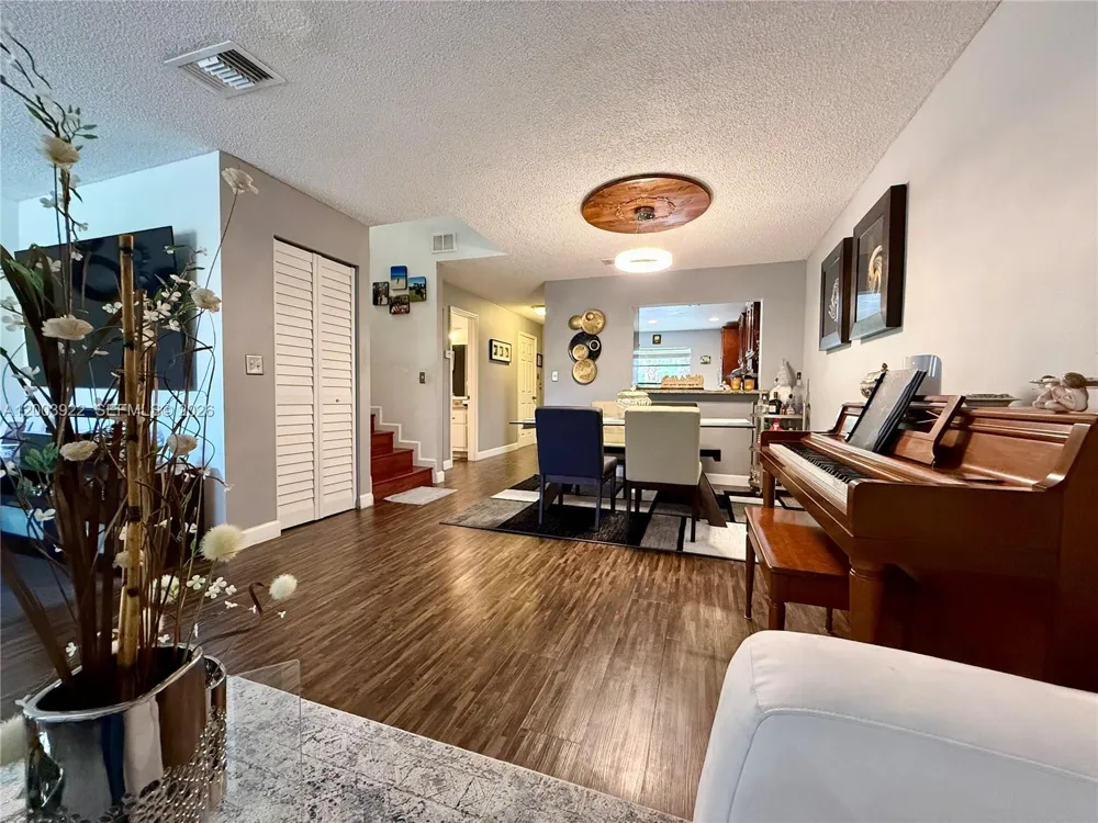 9251 NW 14th Ct #257 Pembroke Pines, FL 33024
