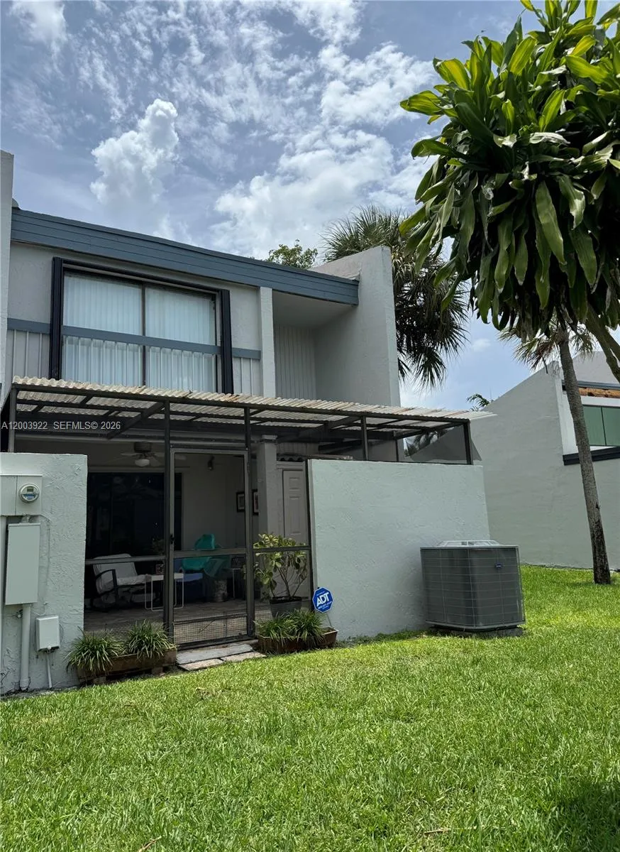 9251 NW 14th Ct #257 Pembroke Pines, FL 33024