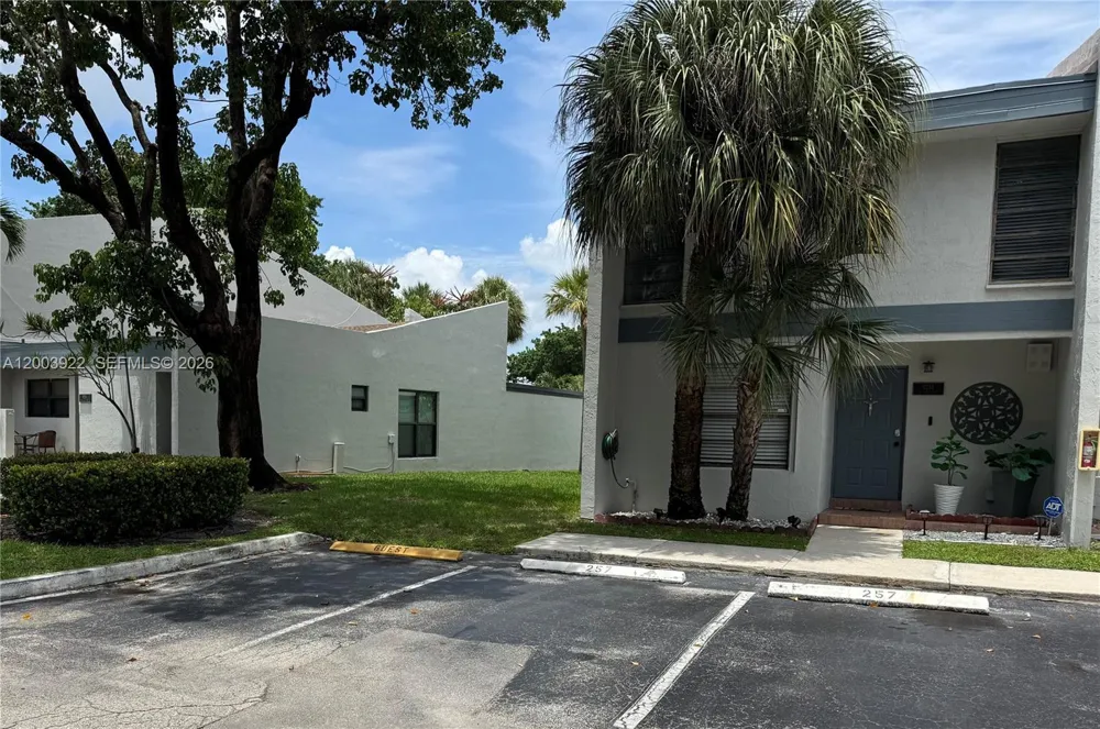 9251 NW 14th Ct #257 Pembroke Pines, FL 33024