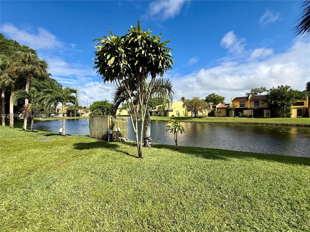 9251 NW 14th Ct #257 Pembroke Pines, FL 33024