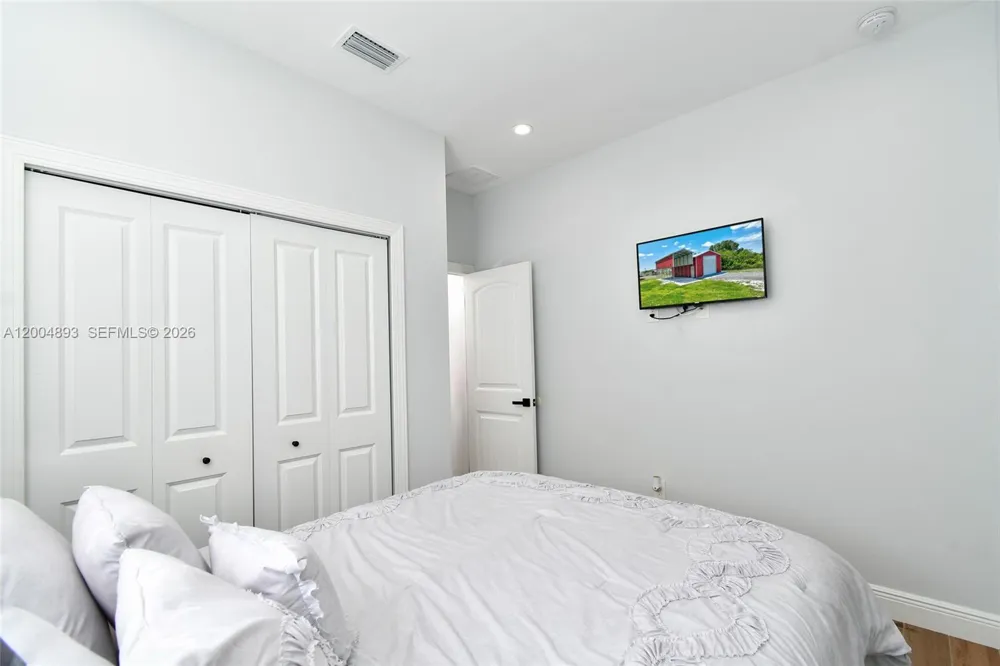 7655 17th Place La Belle, FL 33935