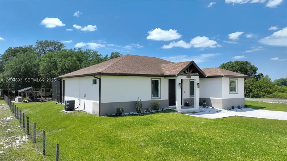 7655 17th Place La Belle, FL 33935